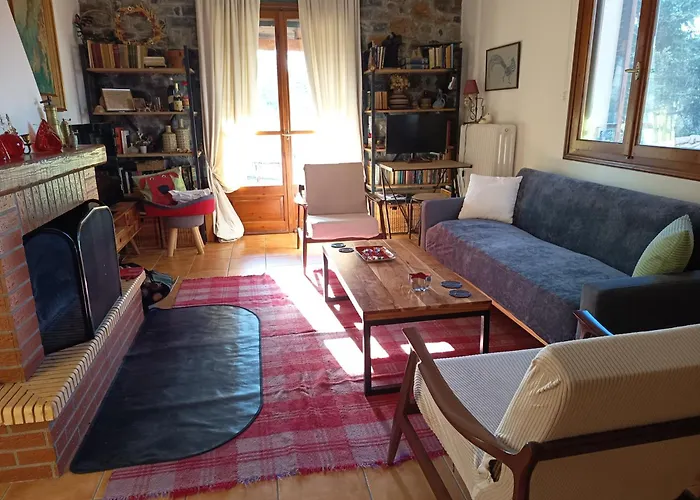 아파트 The House On The Road Of